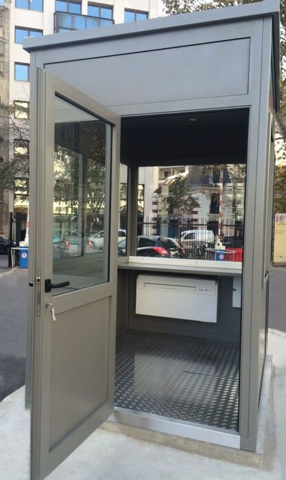 Installation d'une Guérite CARAPACE à l'hôpital Saint Antoine